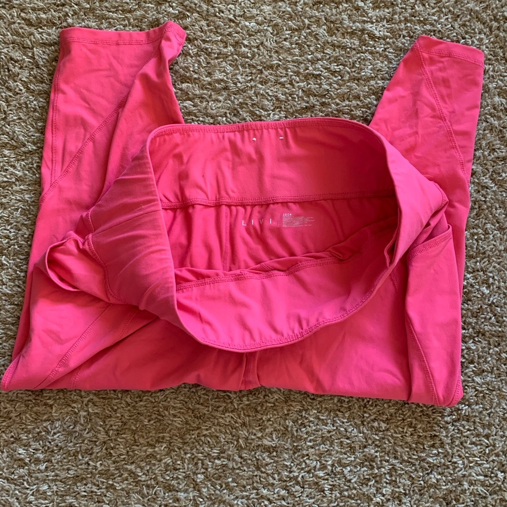 Lane Bryant Women’s hot pink yoga pants w/ pockets